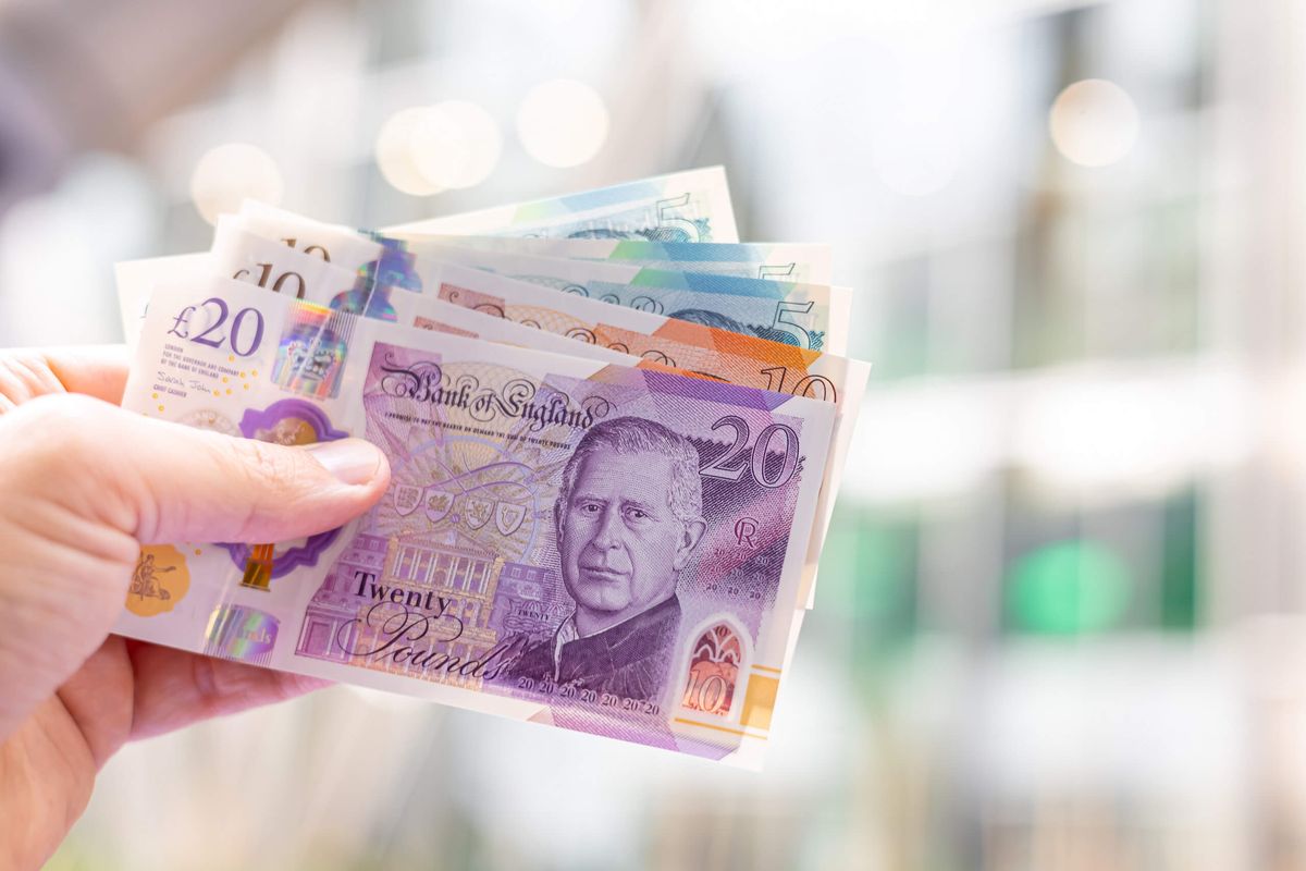 Analisis Pound Menguat Didukung BoE, Sementara Dollar Tertekan - Data Pasar 2026-05-06
