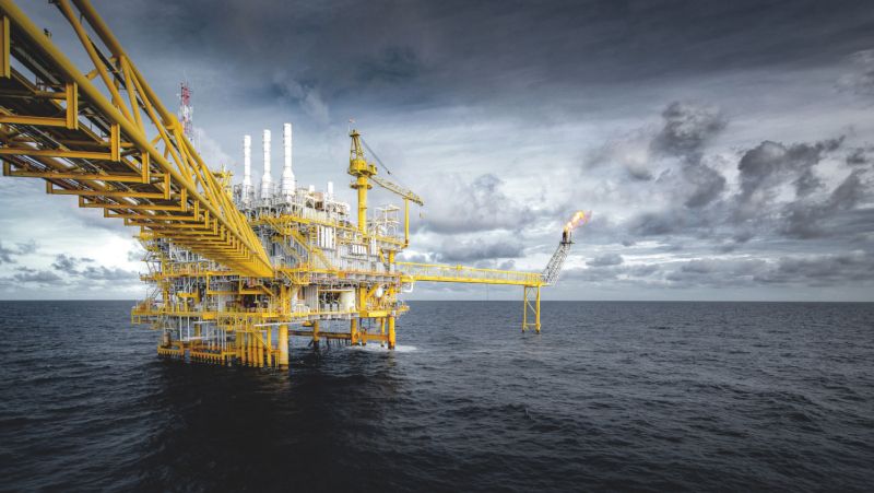 Analisis Minyak Turun, Pasar Pantau Arus Kapal di Selat Hormuz - Data Pasar 2026-06-24