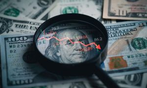 Dolar AS Terkoreksi dari Level Tertinggi 13 Bulan