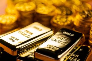 Emas Bertahan, Tekanan The Fed Belum Reda